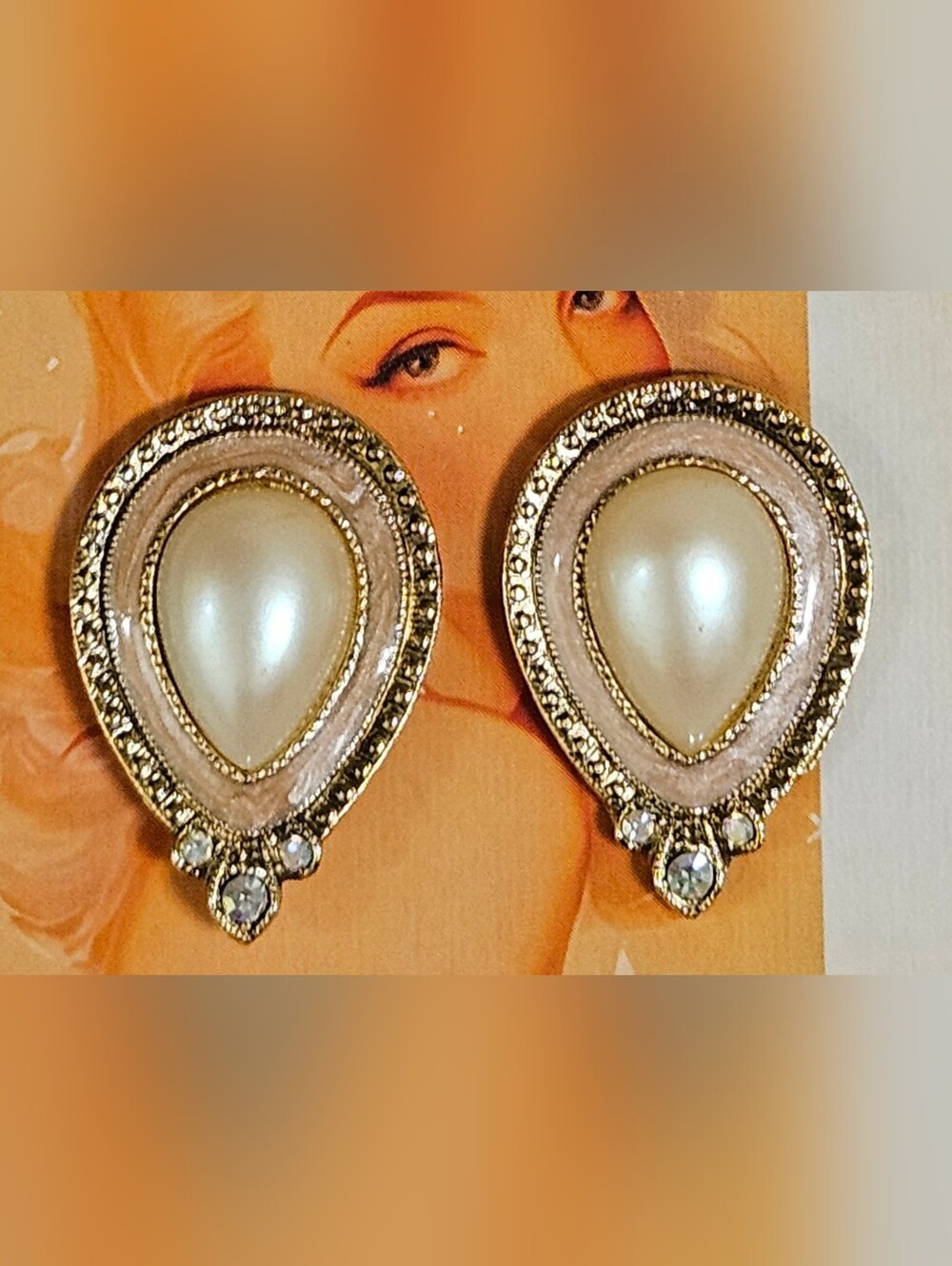 VINTAGE TEARDROP FAUX PEARL RHINESTONES POST FORMAL GOLD TONE IVORY EARRINGS